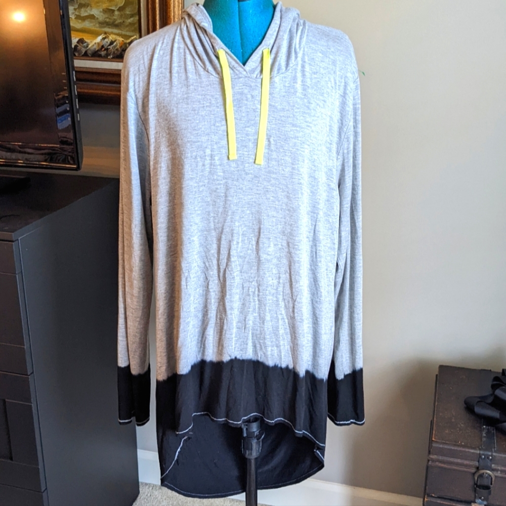 Spenglish Oversized Workout Top with Back Cutout - Size Small